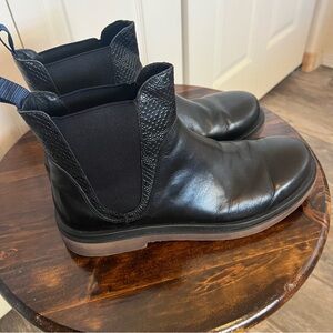 Robert Graham Black Leather Chelsea Boot Men’s